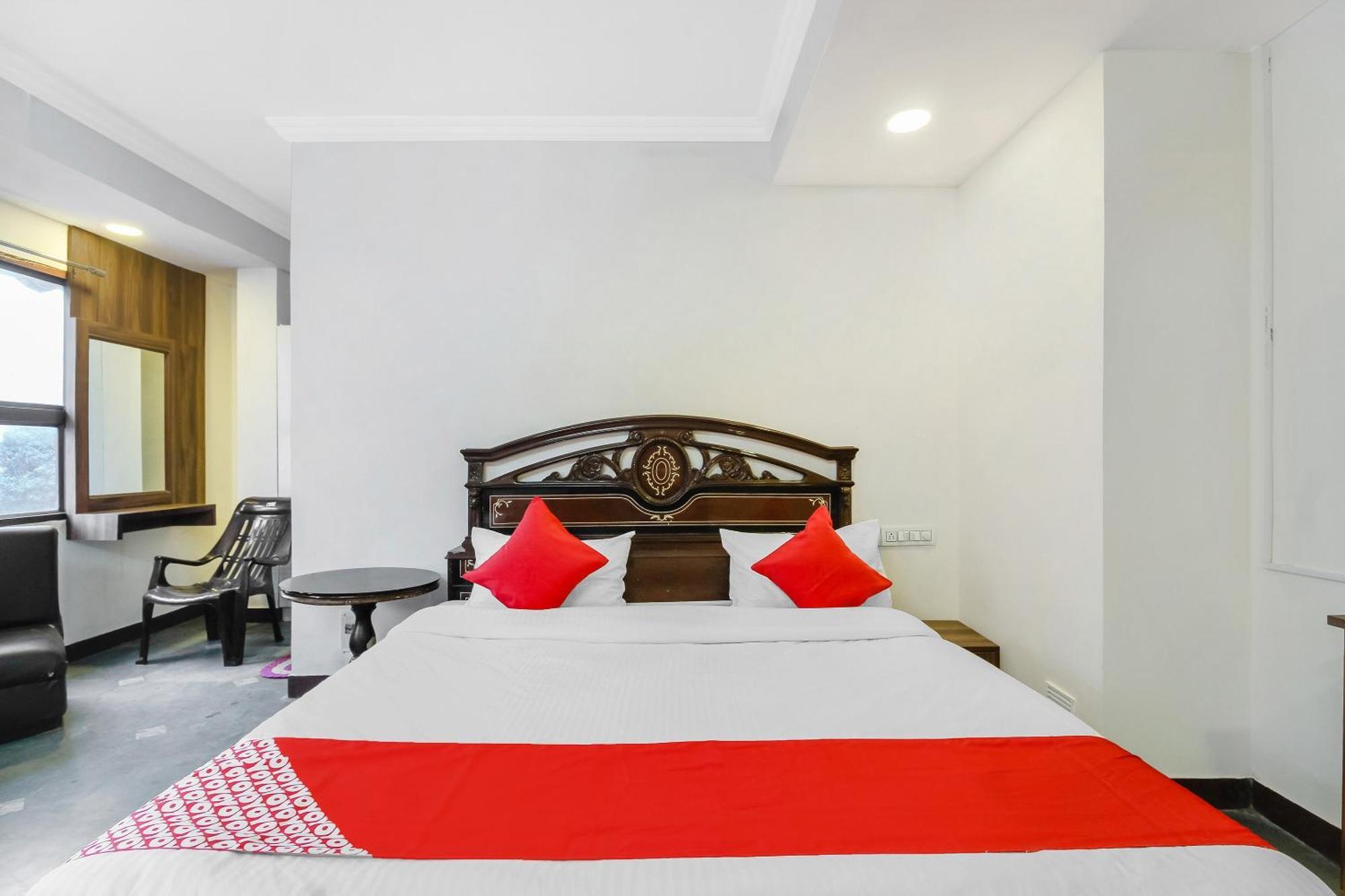 Hotel O Tokyo Hyderabad Bagian luar foto