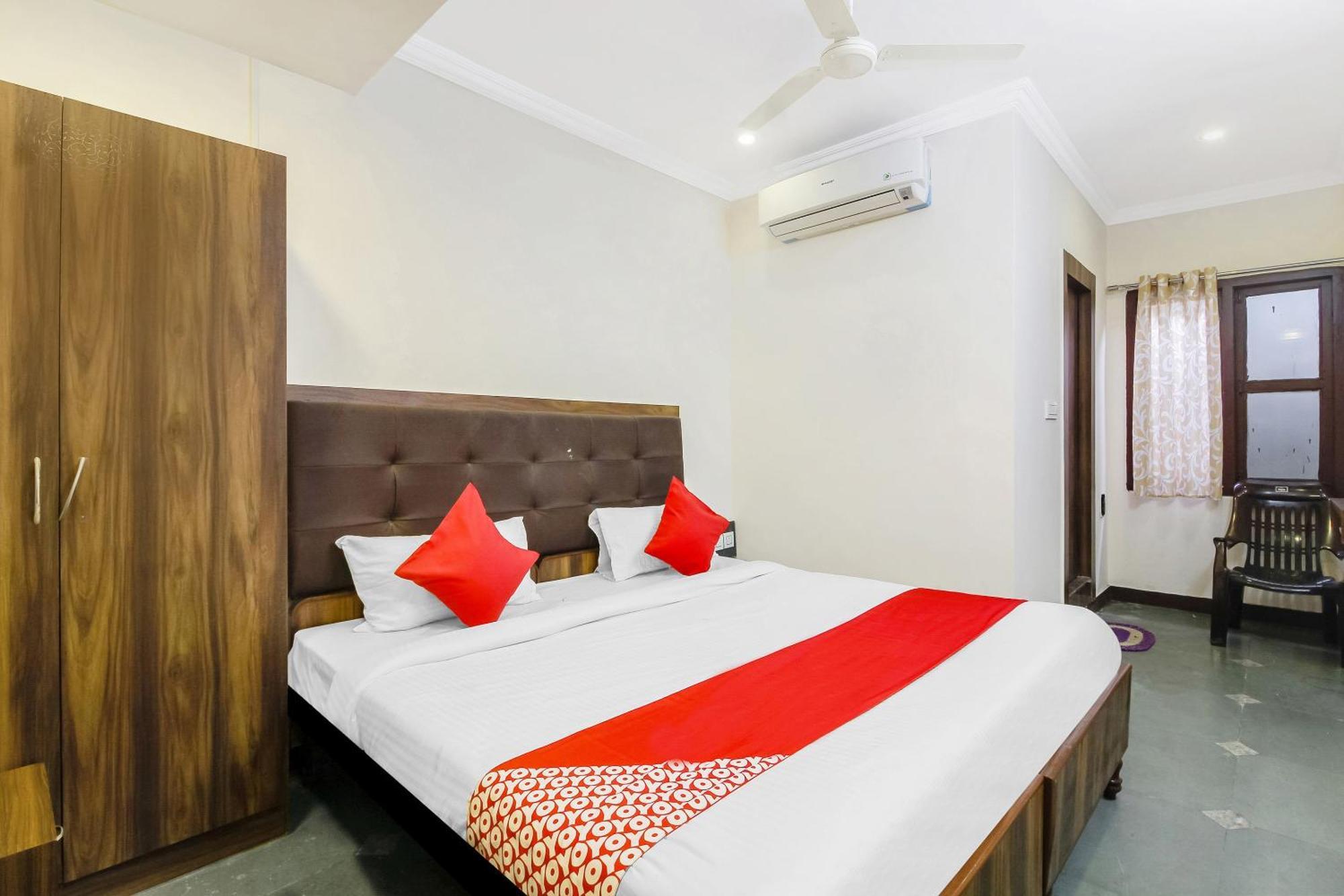 Hotel O Tokyo Hyderabad Bagian luar foto