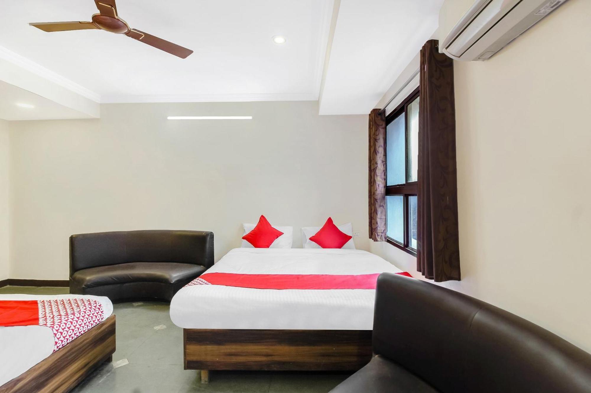Hotel O Tokyo Hyderabad Bagian luar foto